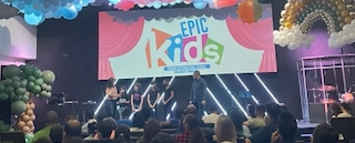 2022-07-02_EPIC_Kids_Event_K_onstage-320.jpeg