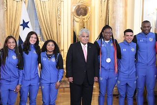 Panama_Olympic_Athletes_reception_President_Mulino-320.jpeg